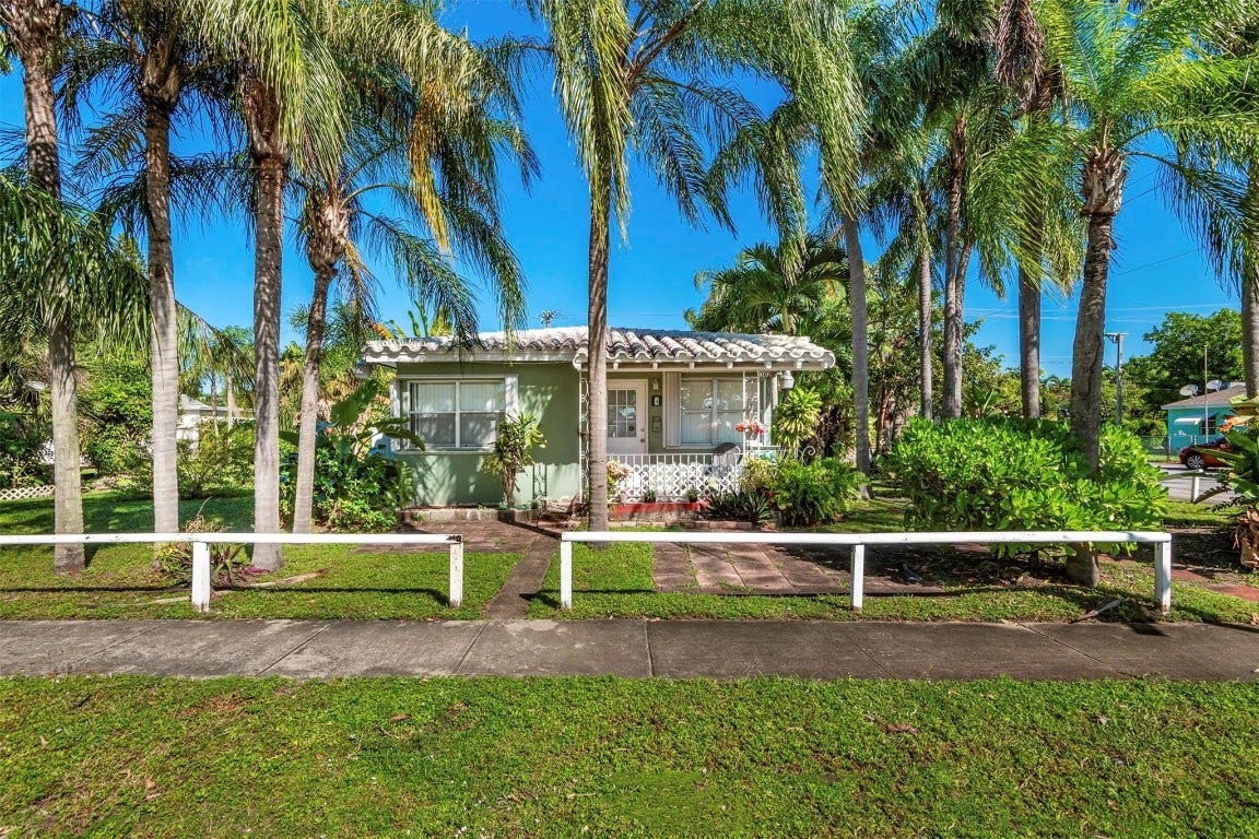 302 SW 15th Street, Dania Beach, FL 33004 302 SW 15th Street, Dania Beach, FL 33004