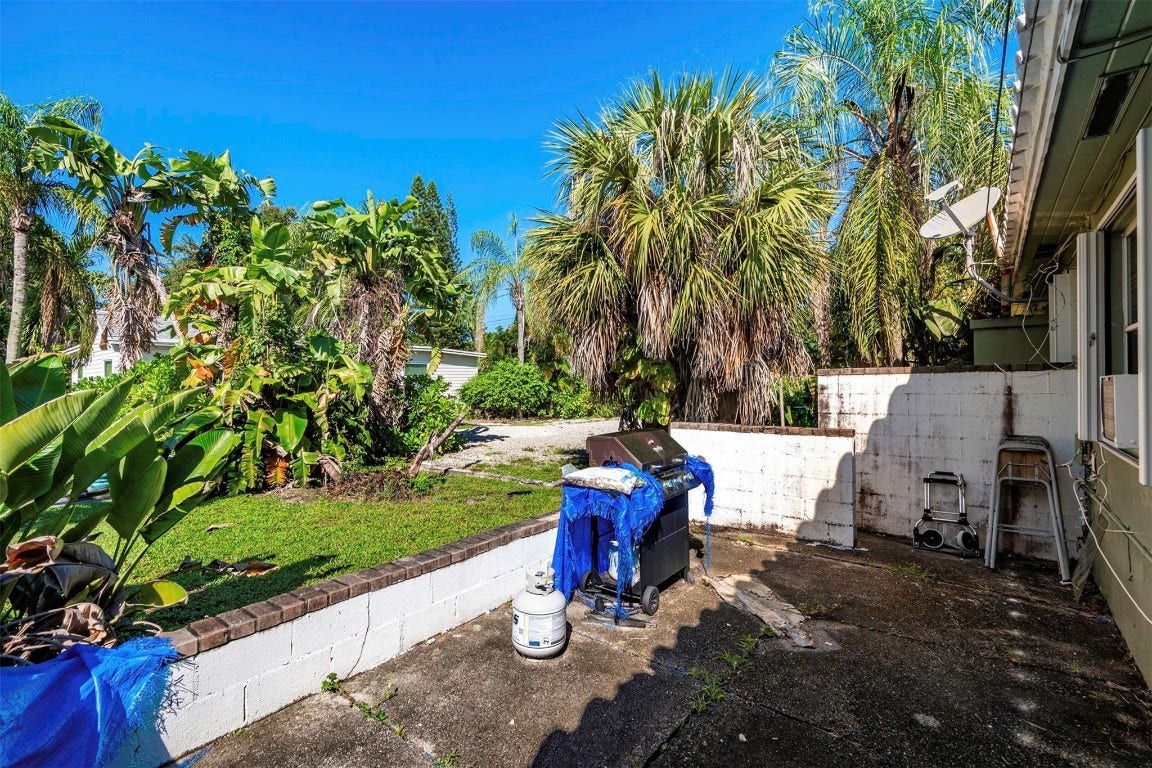 302 SW 15th Street, Dania Beach, FL 33004 302 SW 15th Street, Dania Beach, FL 33004