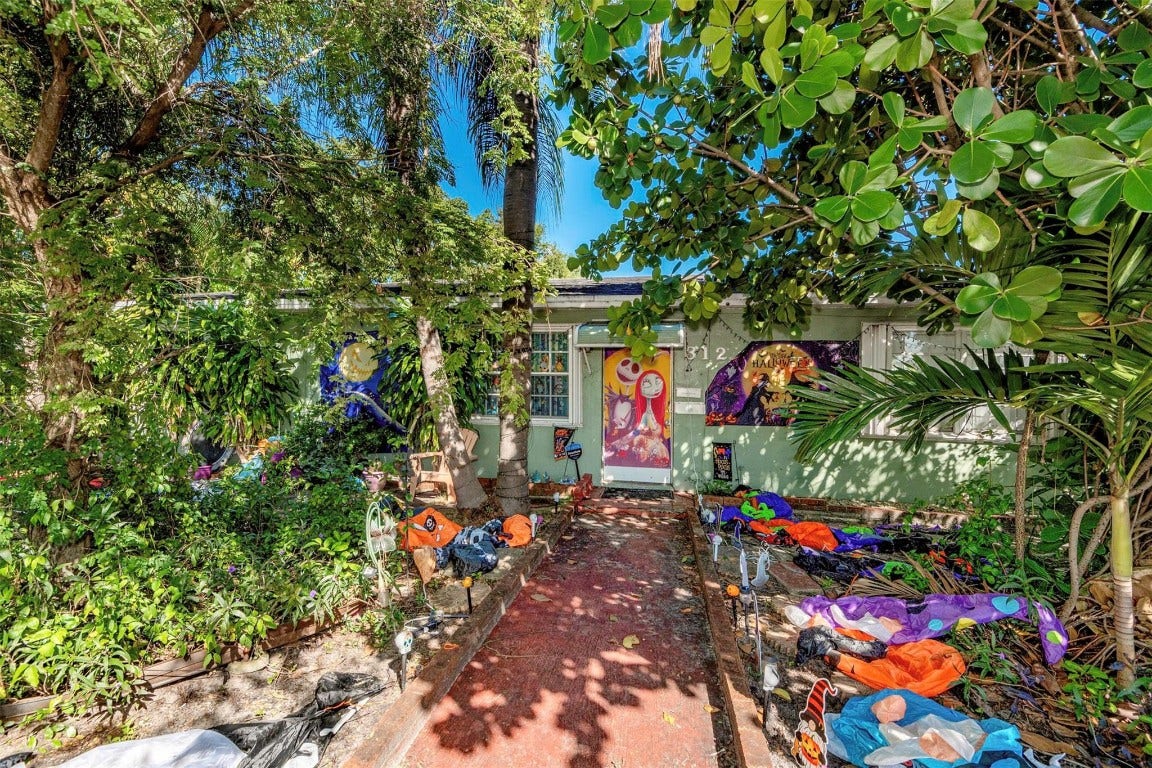 302 SW 15th Street, Dania Beach, FL 33004 302 SW 15th Street, Dania Beach, FL 33004