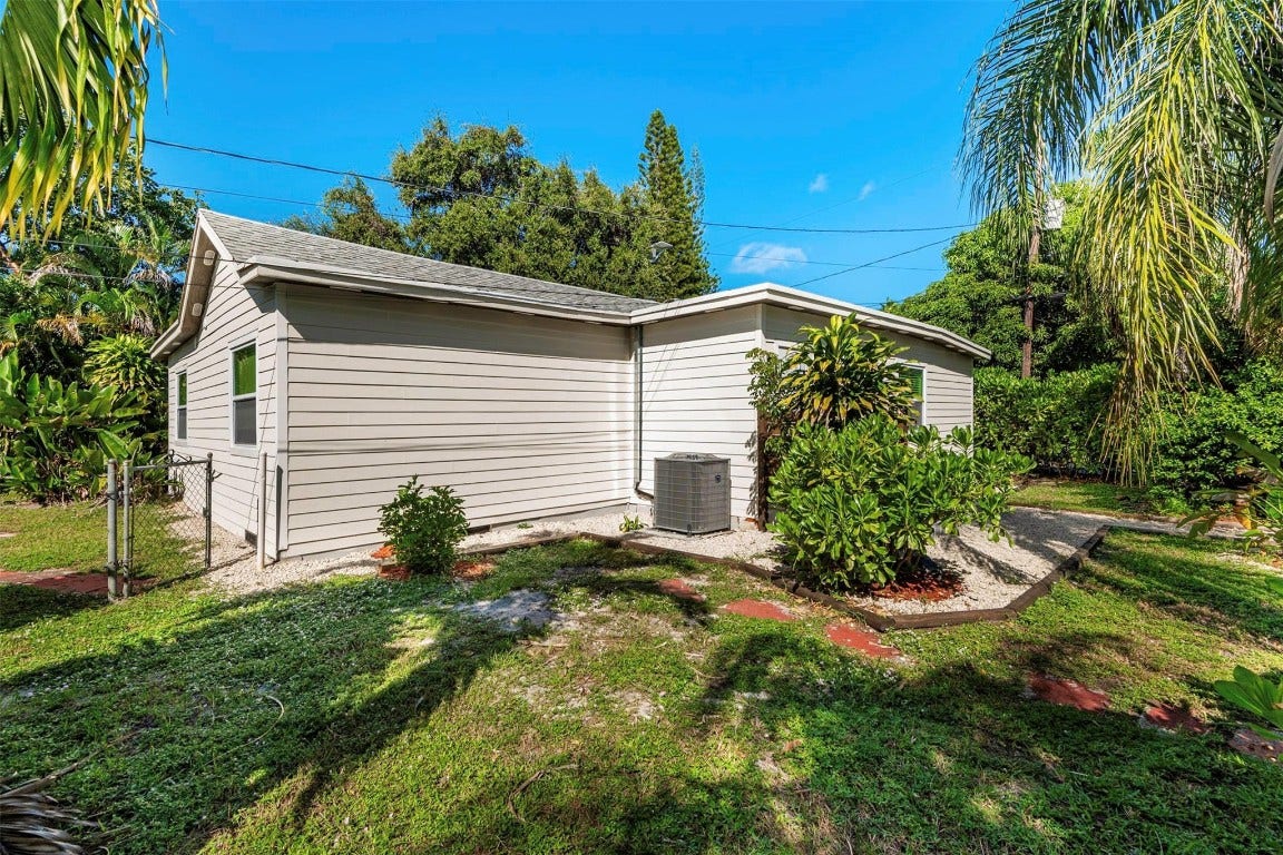 302 SW 15th Street, Dania Beach, FL 33004 302 SW 15th Street, Dania Beach, FL 33004
