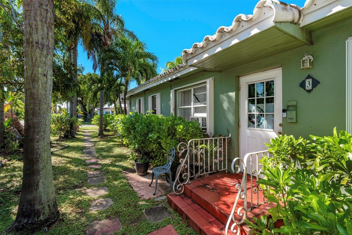 302 SW 15th Street, Dania Beach, FL 33004 302 SW 15th Street, Dania Beach, FL 33004