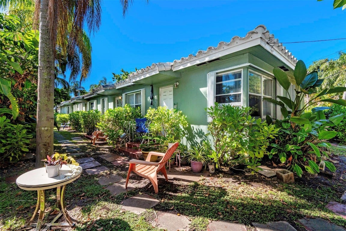 302 SW 15th Street, Dania Beach, FL 33004 302 SW 15th Street, Dania Beach, FL 33004