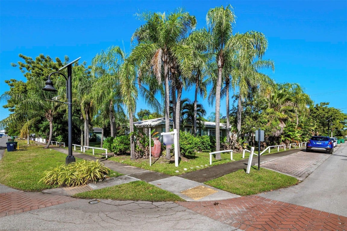 302 SW 15th Street, Dania Beach, FL 33004 302 SW 15th Street, Dania Beach, FL 33004