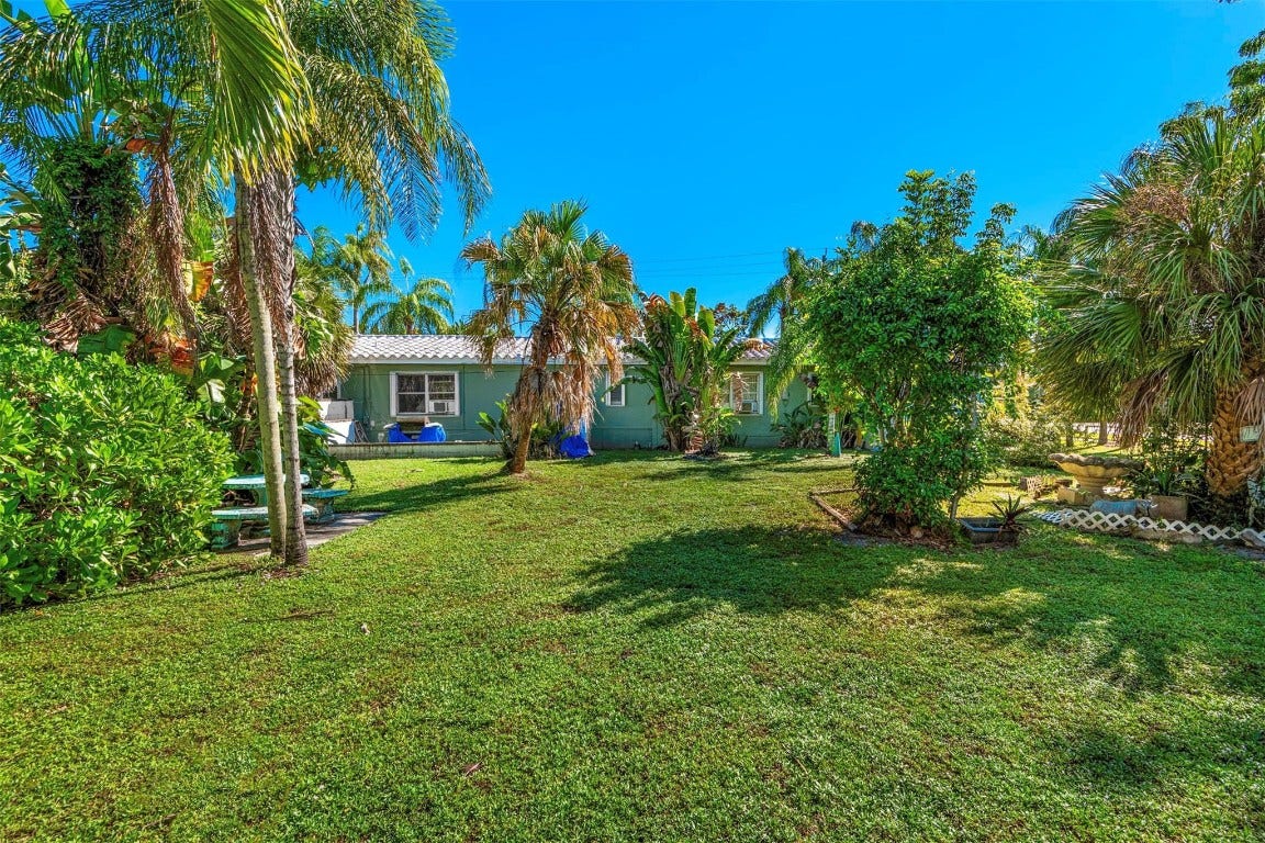 302 SW 15th Street, Dania Beach, FL 33004 302 SW 15th Street, Dania Beach, FL 33004