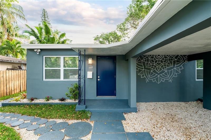 Property photo for 628 SW 14th Terrace, Fort Lauderdale, FL