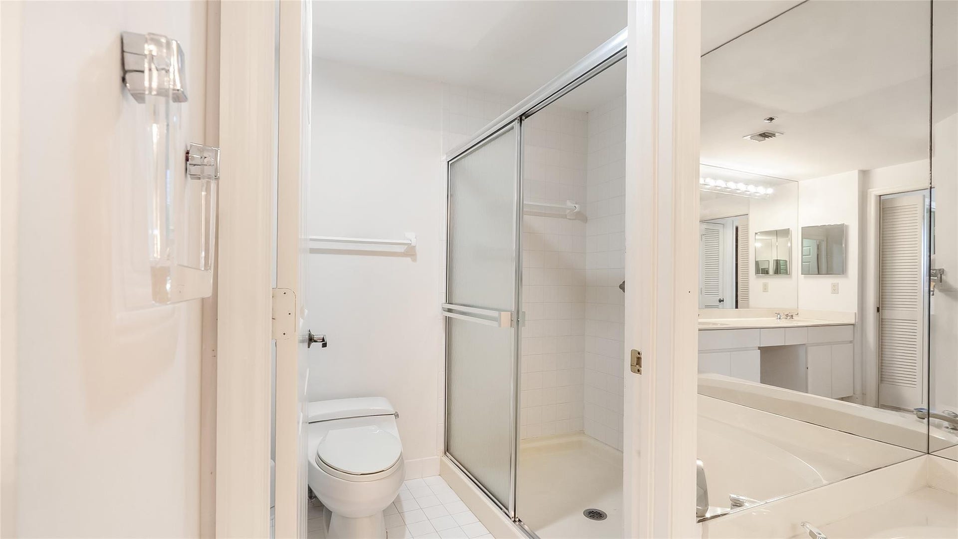 4116 W Palm Aire Drive, #165A, Pompano Beach, FL 33069 Primary bathroom