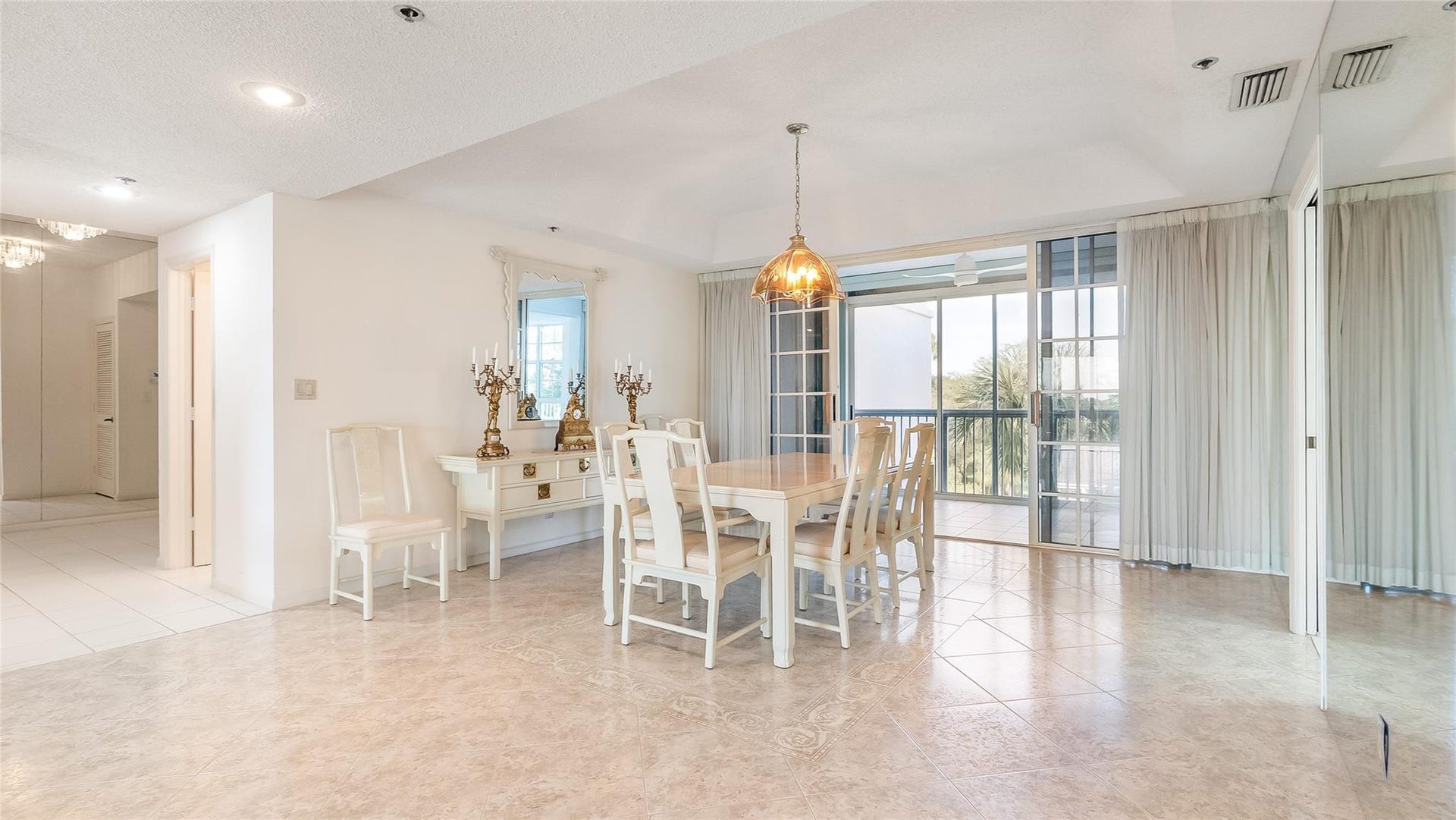4116 W Palm Aire Drive, #165A, Pompano Beach, FL 33069 Exapnsive dining are with balcony