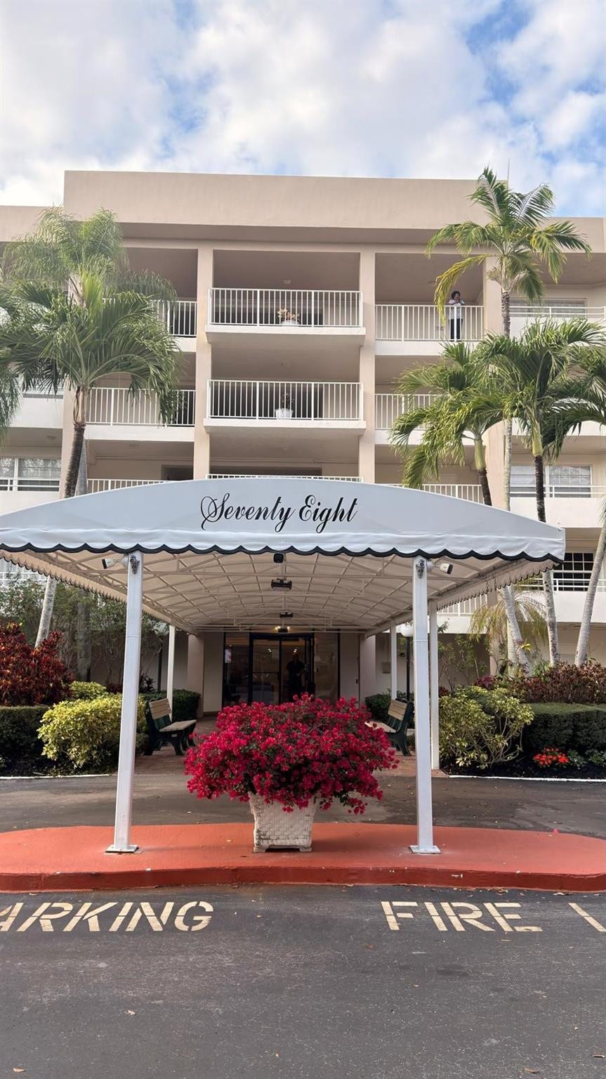Property photo for 3960 Oaks Clubhouse Drive, #502, Pompano Beach, FL