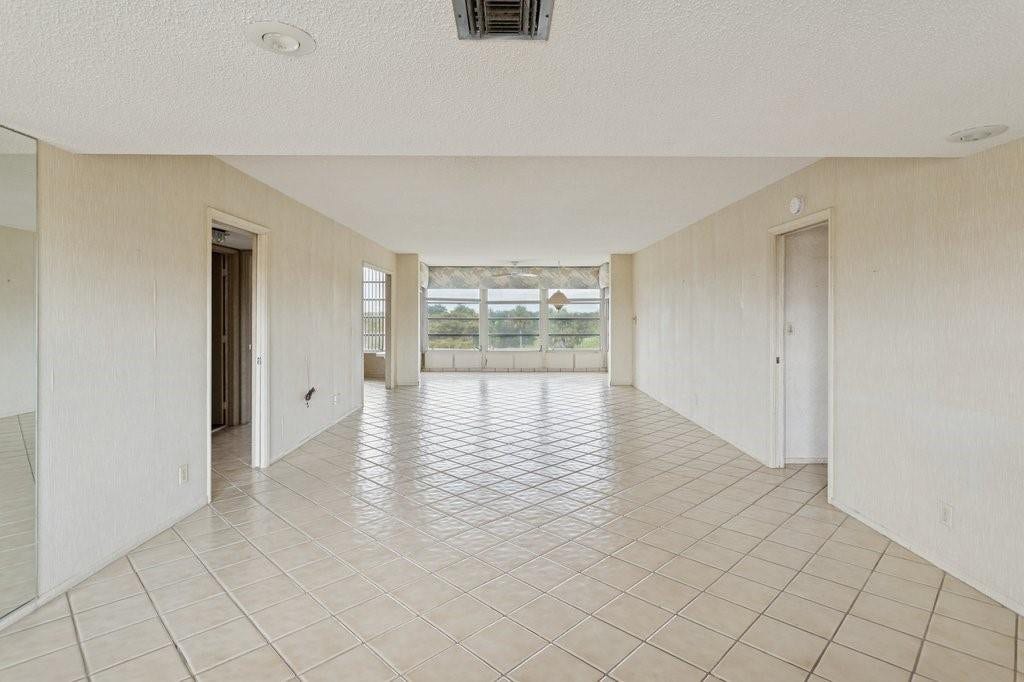 Front to Back Dining/Living/Patio