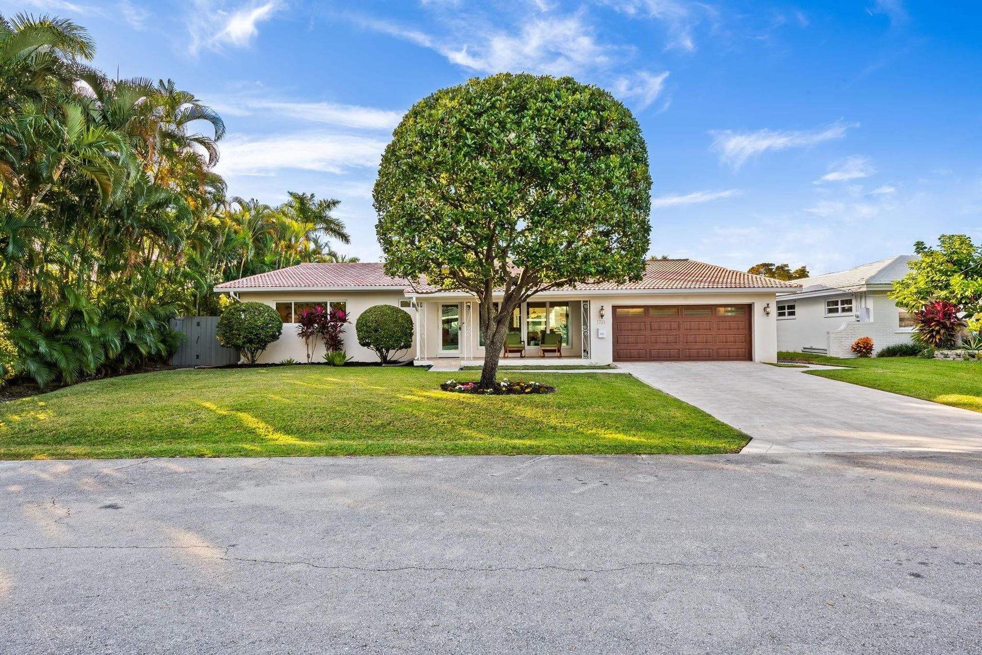 1731 NE 23rd Avenue, Fort Lauderdale, FL 33305 Meticulous with double car garage