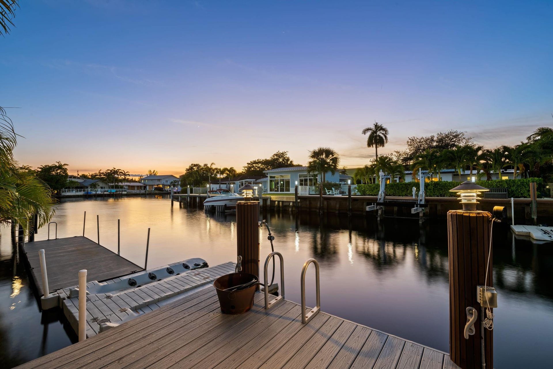 1731 NE 23rd Avenue, Fort Lauderdale, FL 33305 A special treasure in Fort Lauderdale