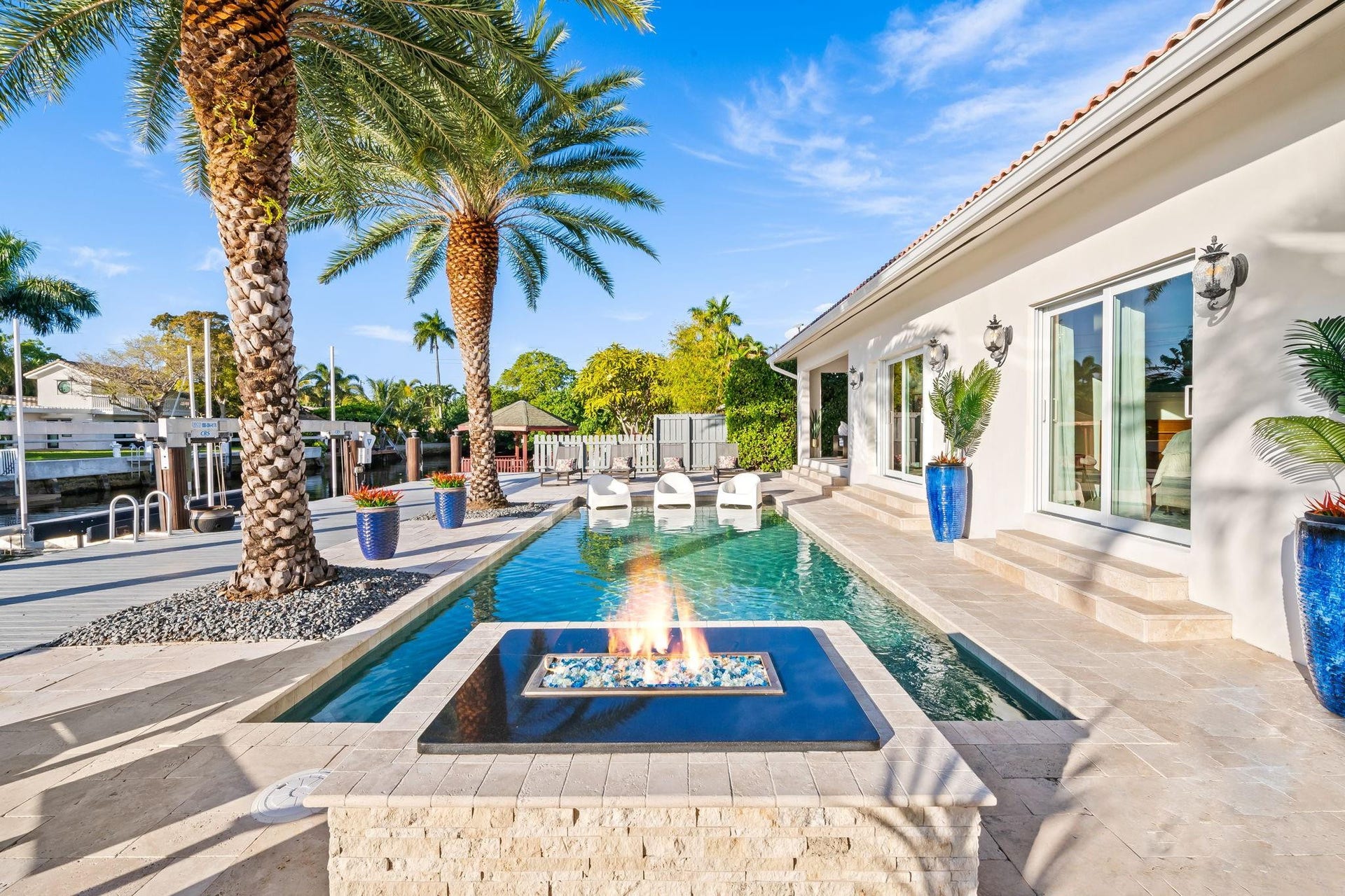 1731 NE 23rd Avenue, Fort Lauderdale, FL 33305 Pebbletek coated saltwater pool