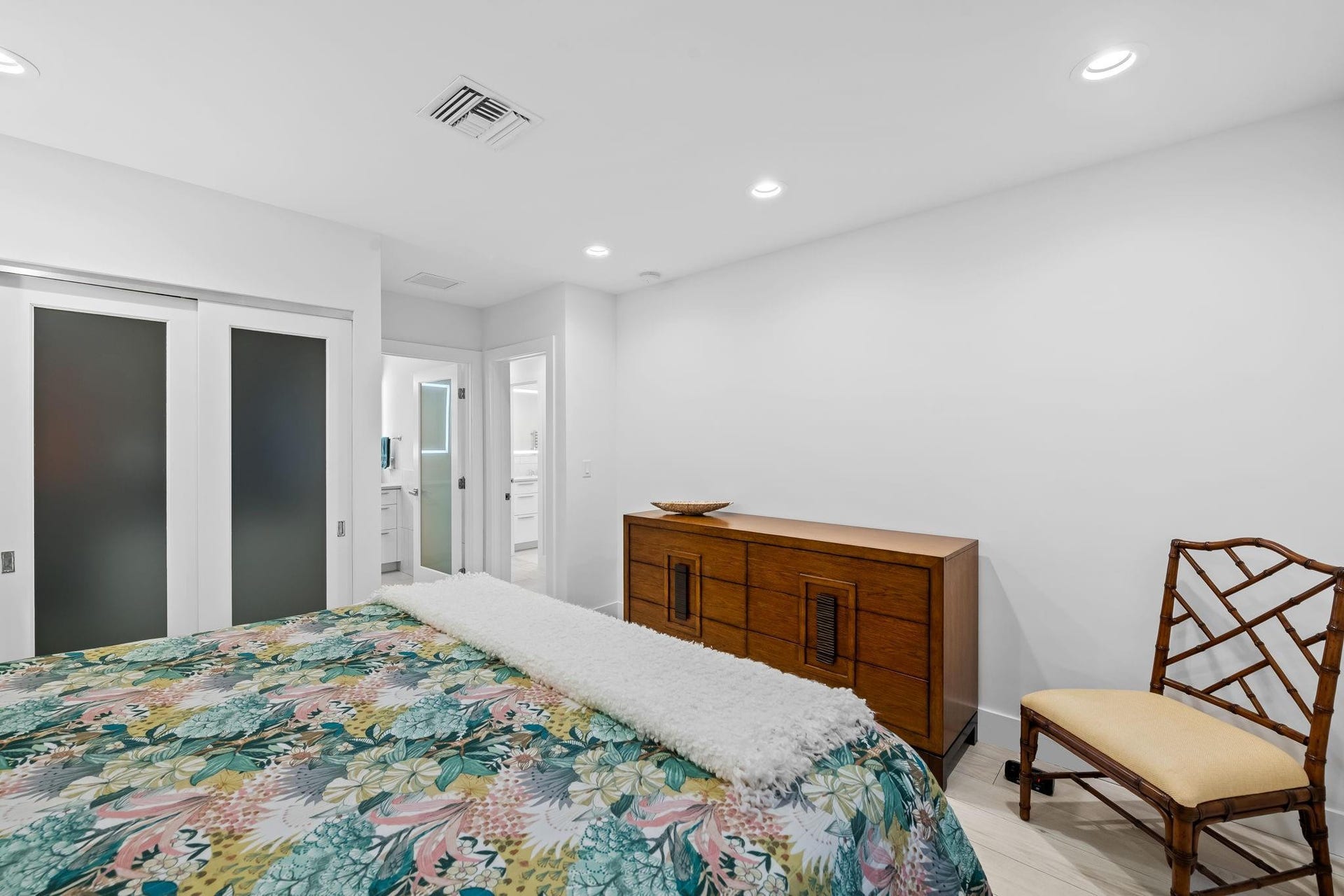 1731 NE 23rd Avenue, Fort Lauderdale, FL 33305 Fourth bedroom