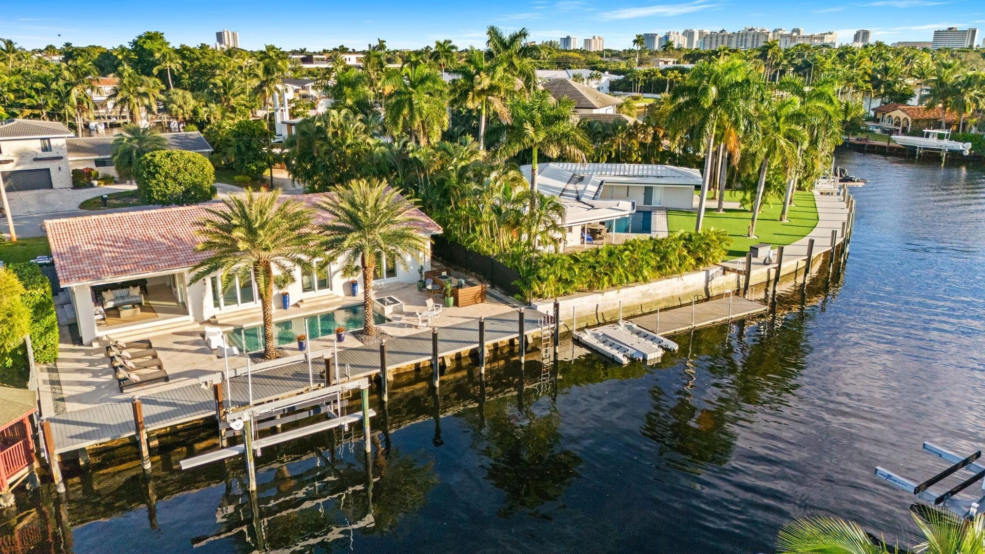 1731 NE 23rd Avenue, Fort Lauderdale, FL 33305 Sail out to the Middle River