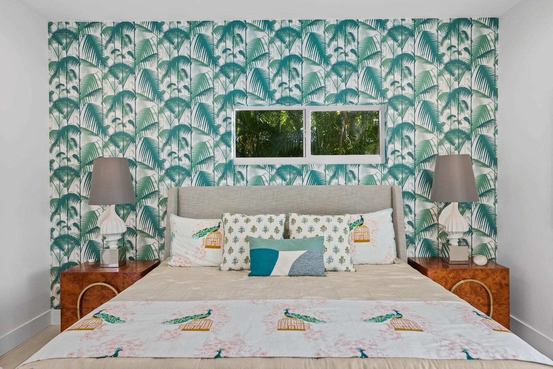 1731 NE 23rd Avenue, Fort Lauderdale, FL 33305 Tropical setting