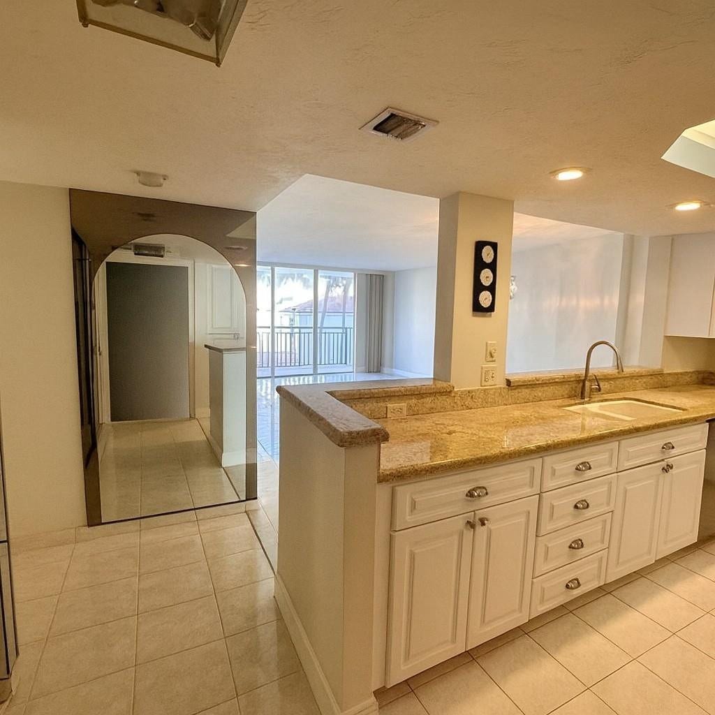 1149 Hillsboro Mile, #309, Hillsboro Beach, Hillsboro Beach, FL 33062 Photo 4