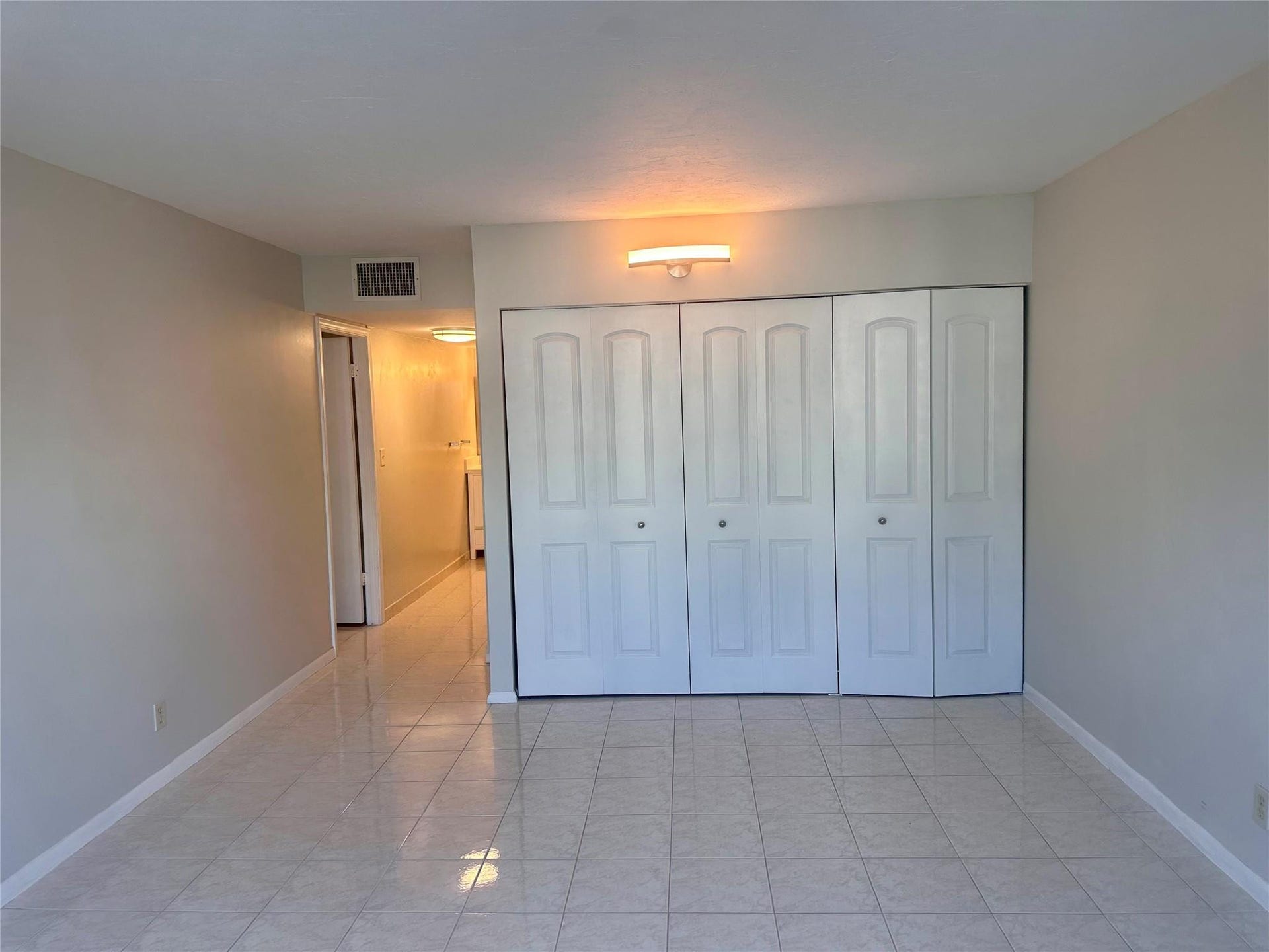 1149 Hillsboro Mile, #309, Hillsboro Beach, Hillsboro Beach, FL 33062 Photo 18