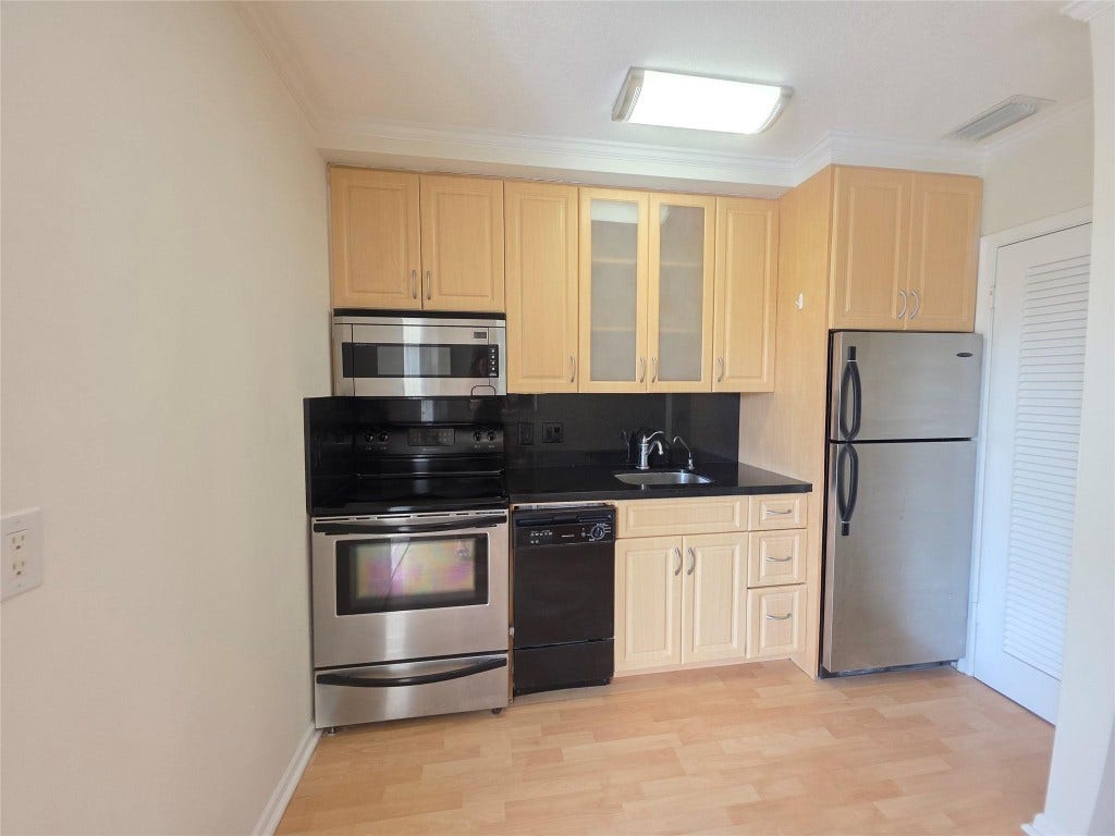 2131 NE 42nd Court, #208e, Lighthouse Point, FL 33064 2131 NE 42nd Court, #208e, Lighthouse Point, FL 33064