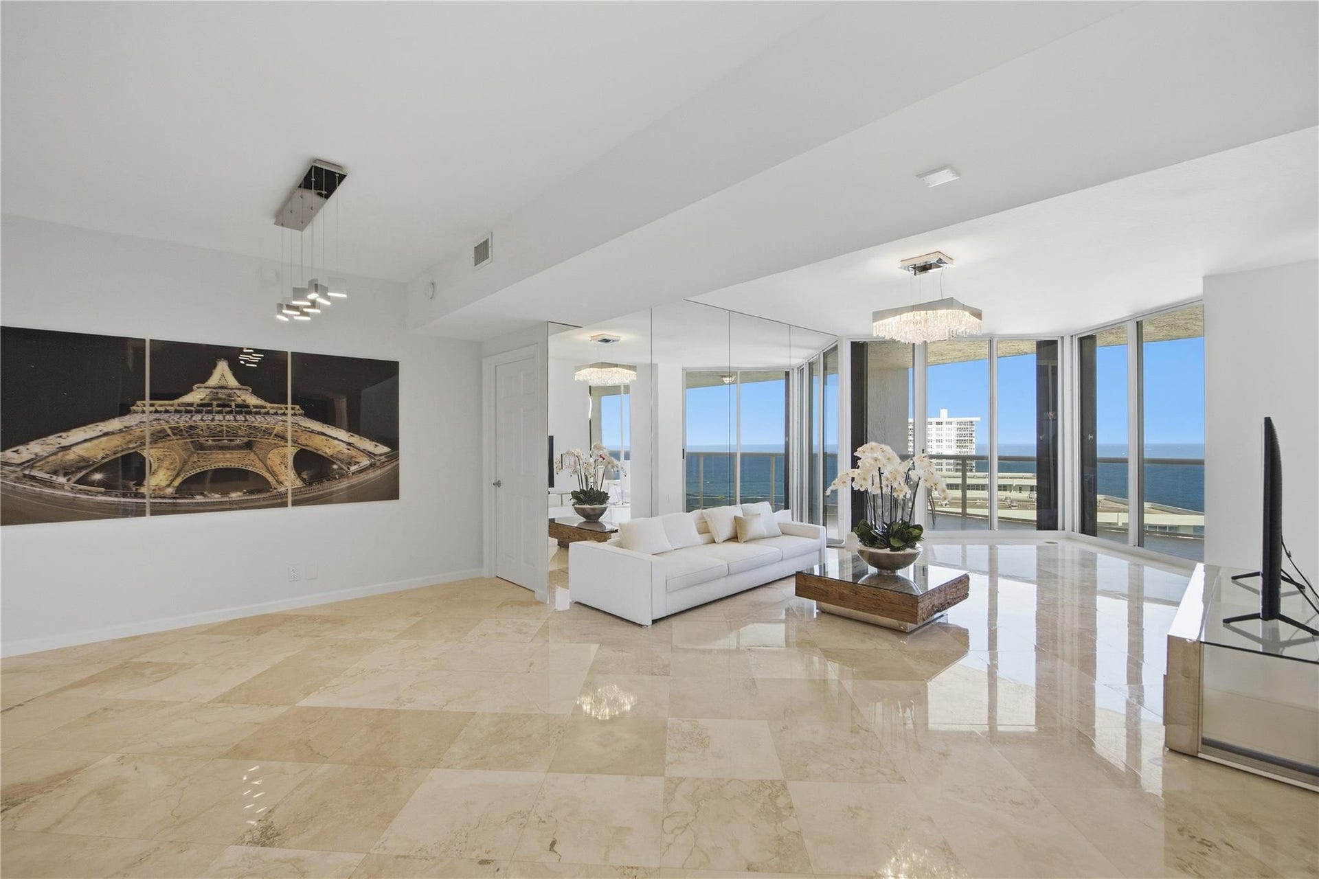 3200 N Ocean Boulevard, #2505, Fort Lauderdale, FL 33308 Virtual couch