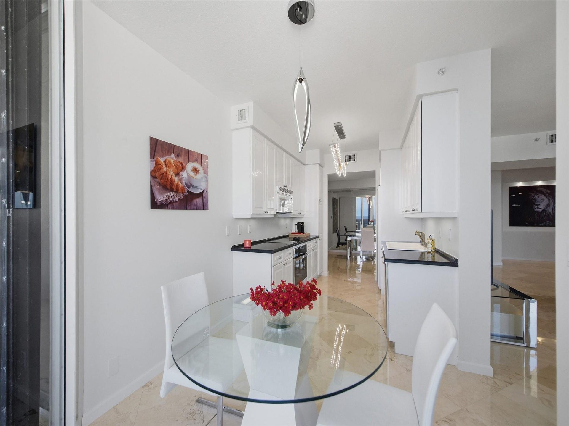 3200 N Ocean Boulevard, #2505, Fort Lauderdale, FL 33308 Kitchen & Dining Areas