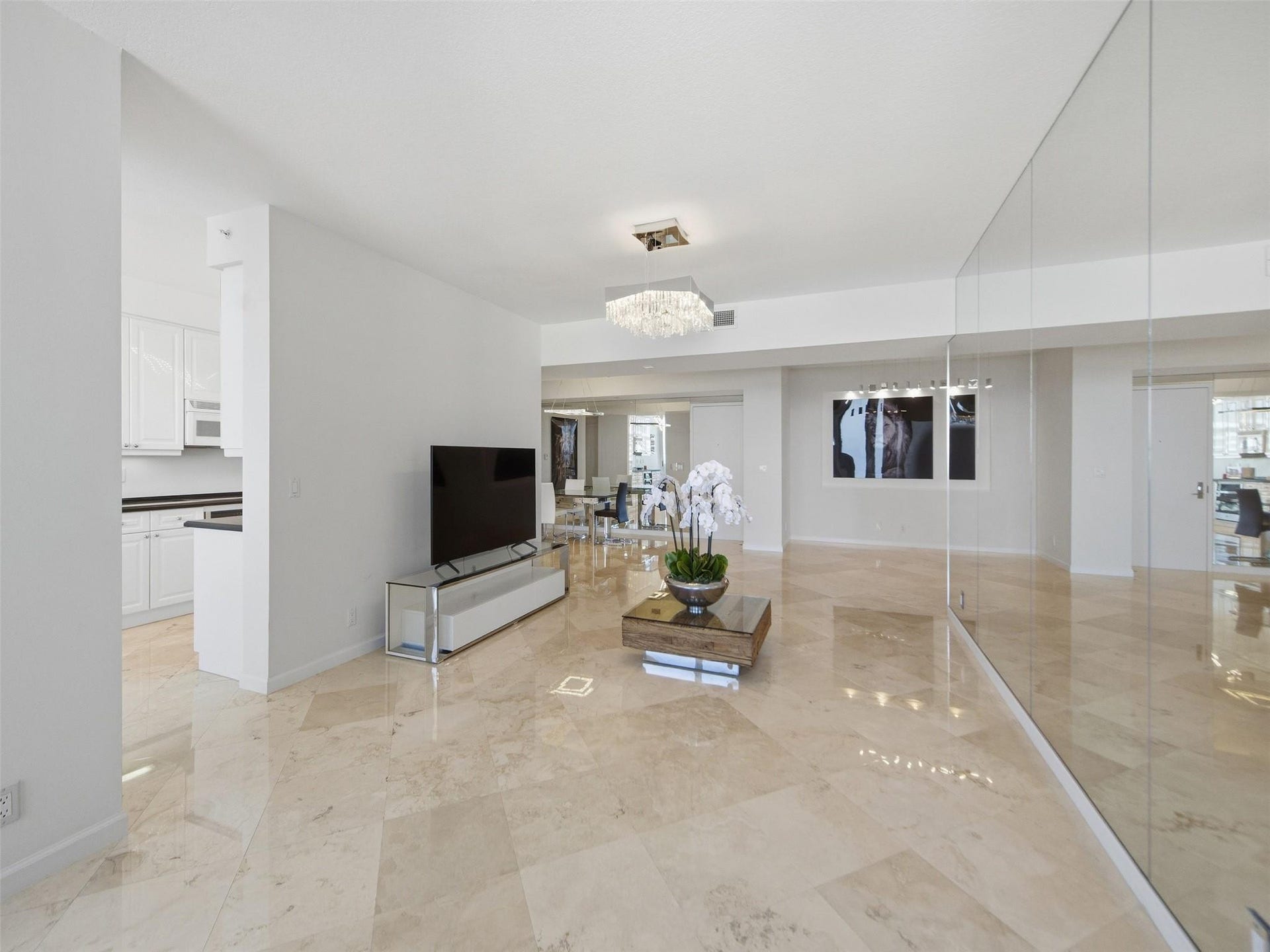 3200 N Ocean Boulevard, #2505, Fort Lauderdale, FL 33308 Living Areas