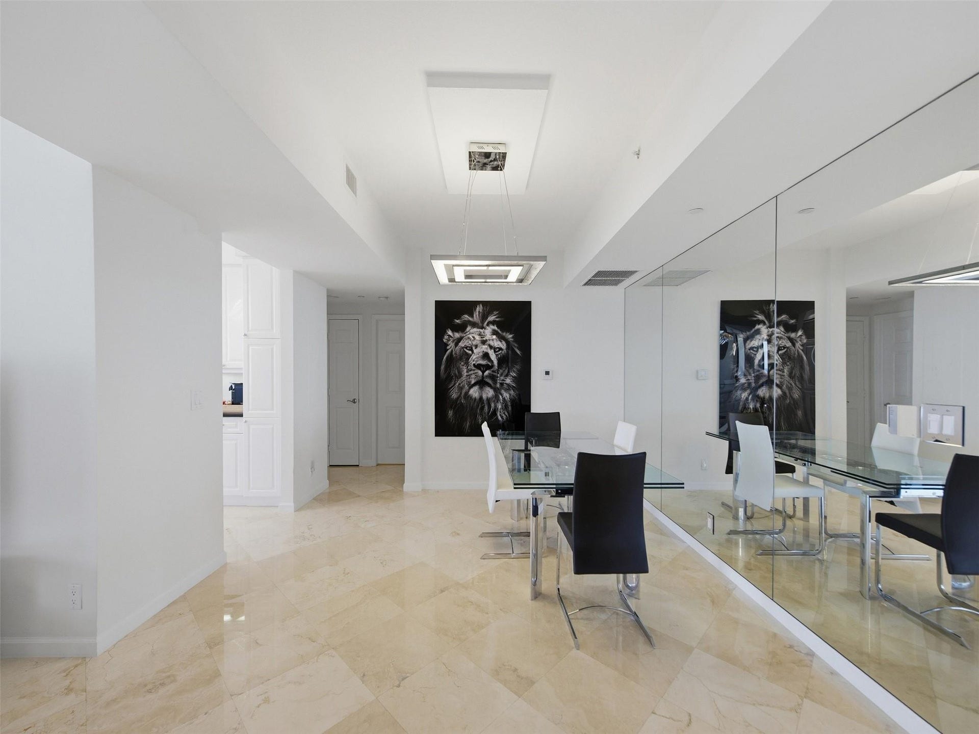 3200 N Ocean Boulevard, #2505, Fort Lauderdale, FL 33308 Kitchen & Dining Areas