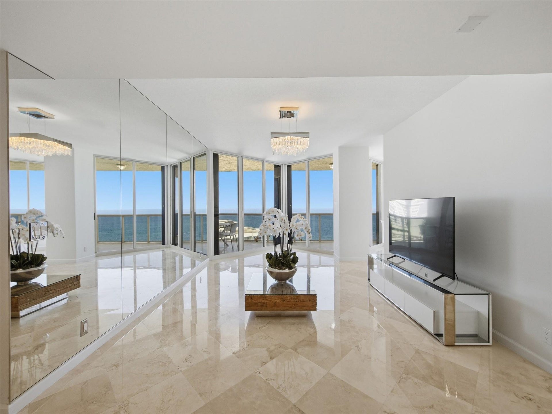 3200 N Ocean Boulevard, #2505, Fort Lauderdale, FL 33308 Living Areas