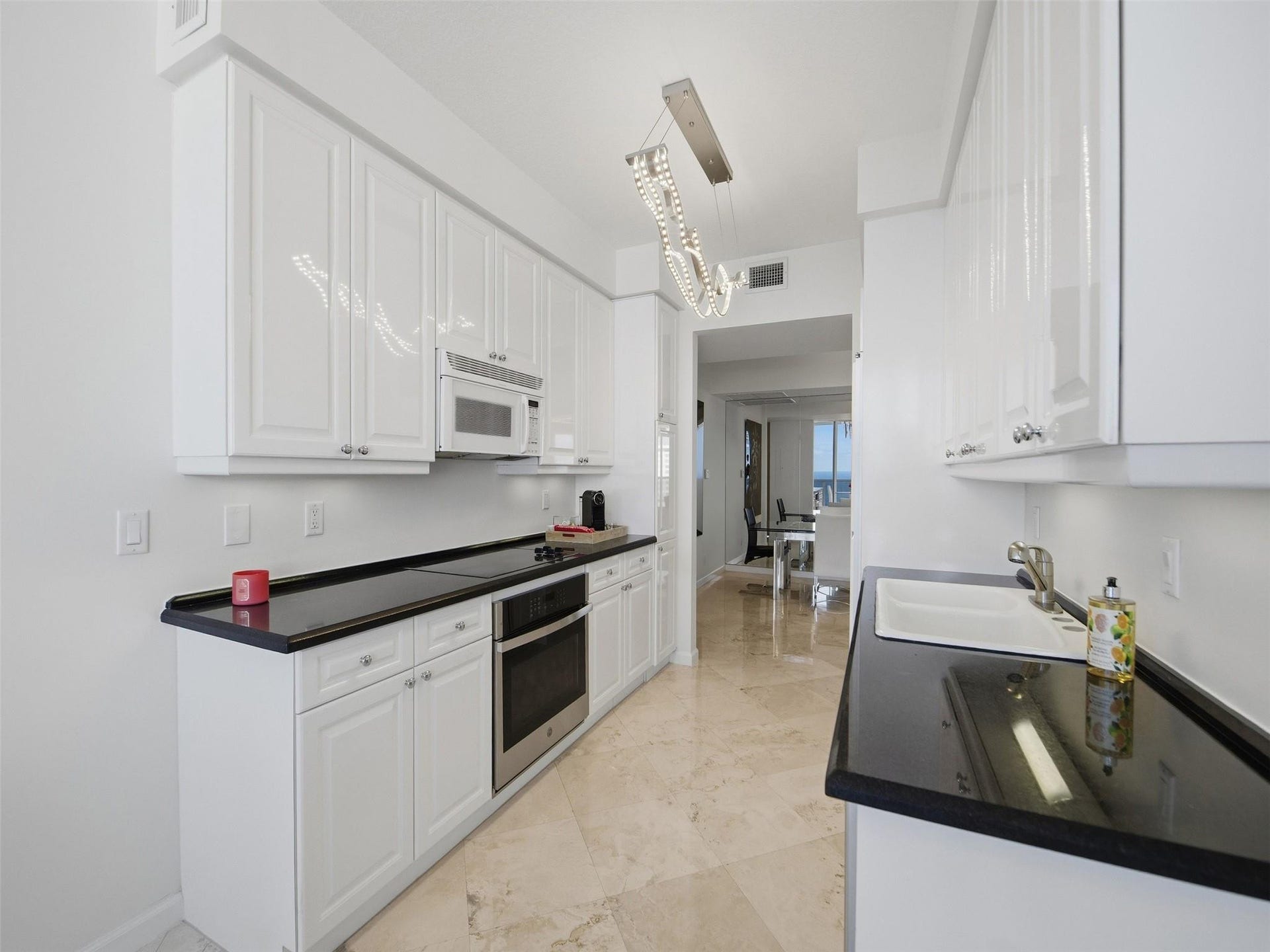 3200 N Ocean Boulevard, #2505, Fort Lauderdale, FL 33308 Kitchen & Dining Areas