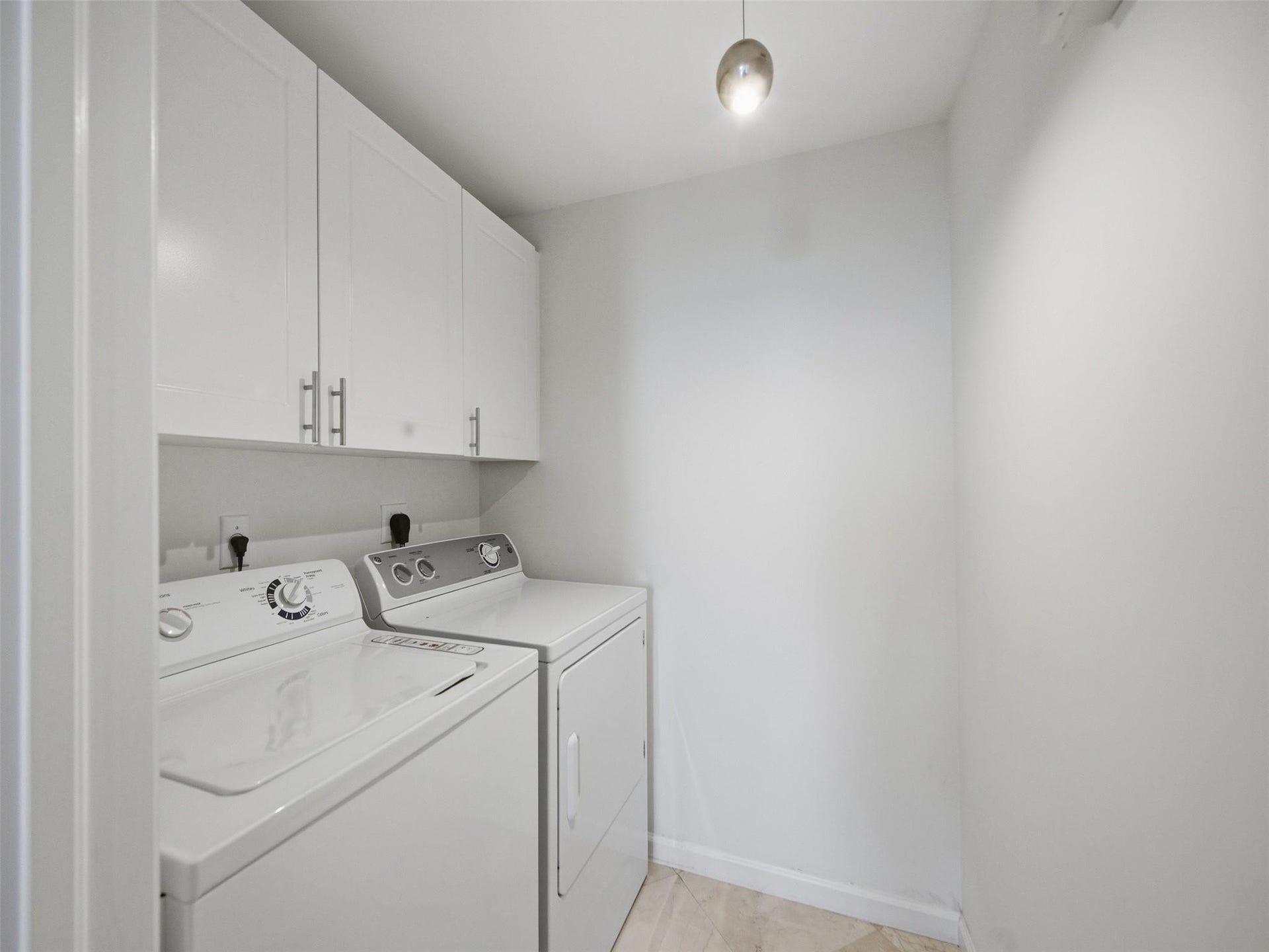 3200 N Ocean Boulevard, #2505, Fort Lauderdale, FL 33308 Laundry Room