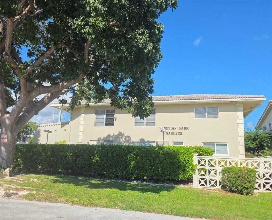 2131 NE 42nd Court, #209e, Lighthouse Point, FL 33064
