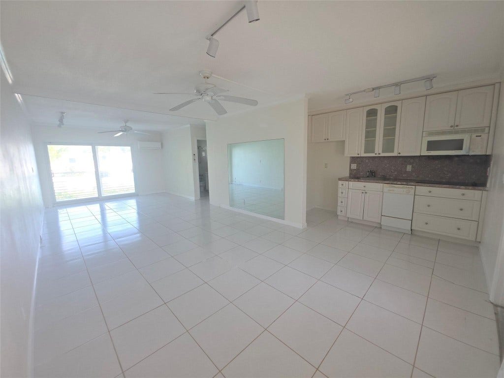 2131 NE 42nd Court, #209e, Lighthouse Point, FL 33064