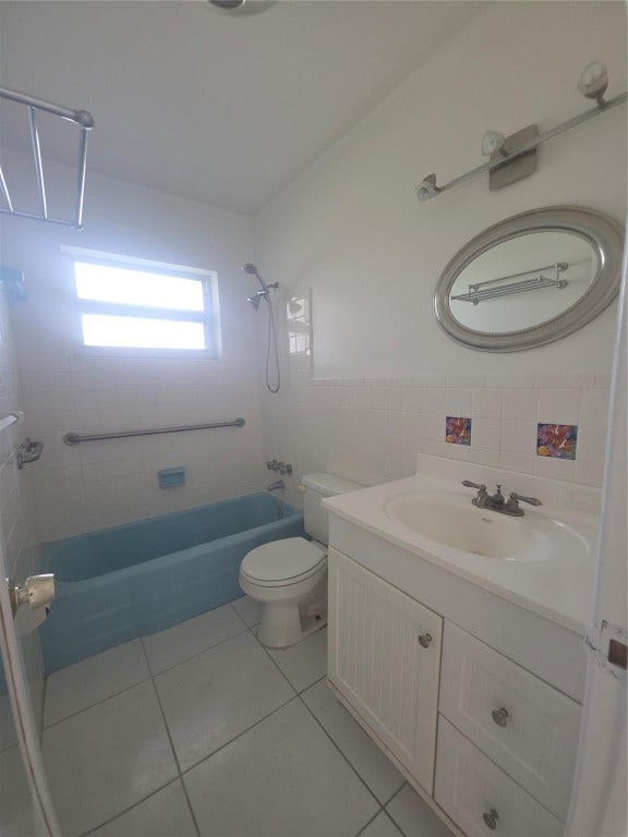 2131 NE 42nd Court, #209e, Lighthouse Point, FL 33064
