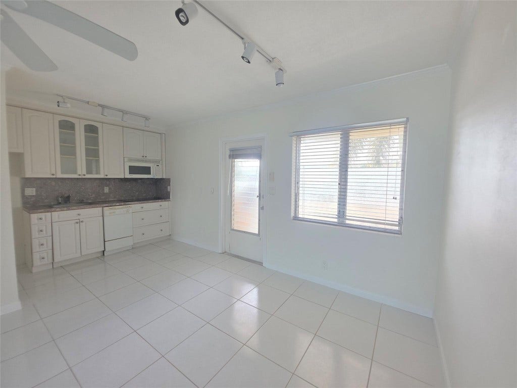 2131 NE 42nd Court, #209e, Lighthouse Point, FL 33064