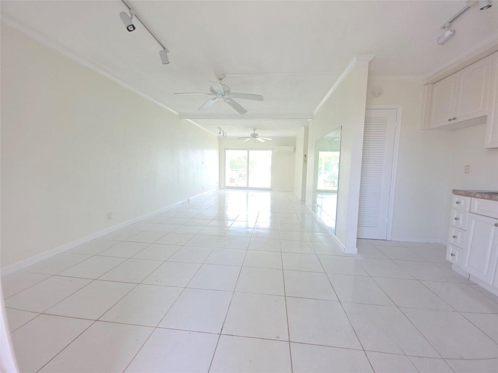 2131 NE 42nd Court, #209e, Lighthouse Point, FL 33064