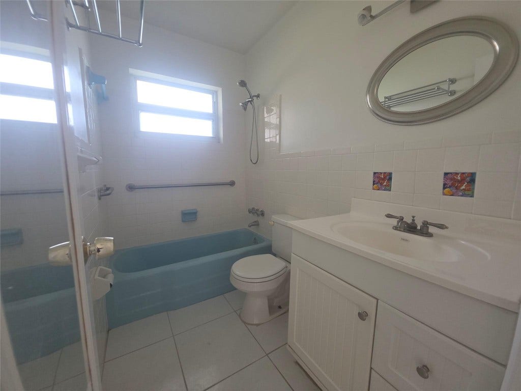 2131 NE 42nd Court, #209e, Lighthouse Point, FL 33064