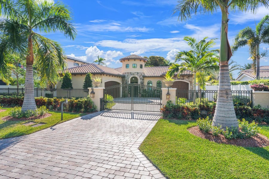 Property photo for 2500 NE 14th Street, Fort Lauderdale, FL