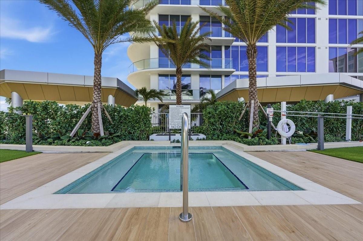 153 N Seabreeze Boulevard, #1101 S, Fort Lauderdale, FL 33304 West pool