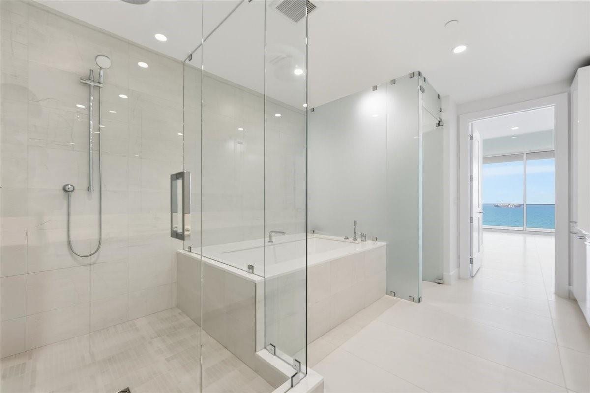153 N Seabreeze Boulevard, #1101 S, Fort Lauderdale, FL 33304 Primary bath