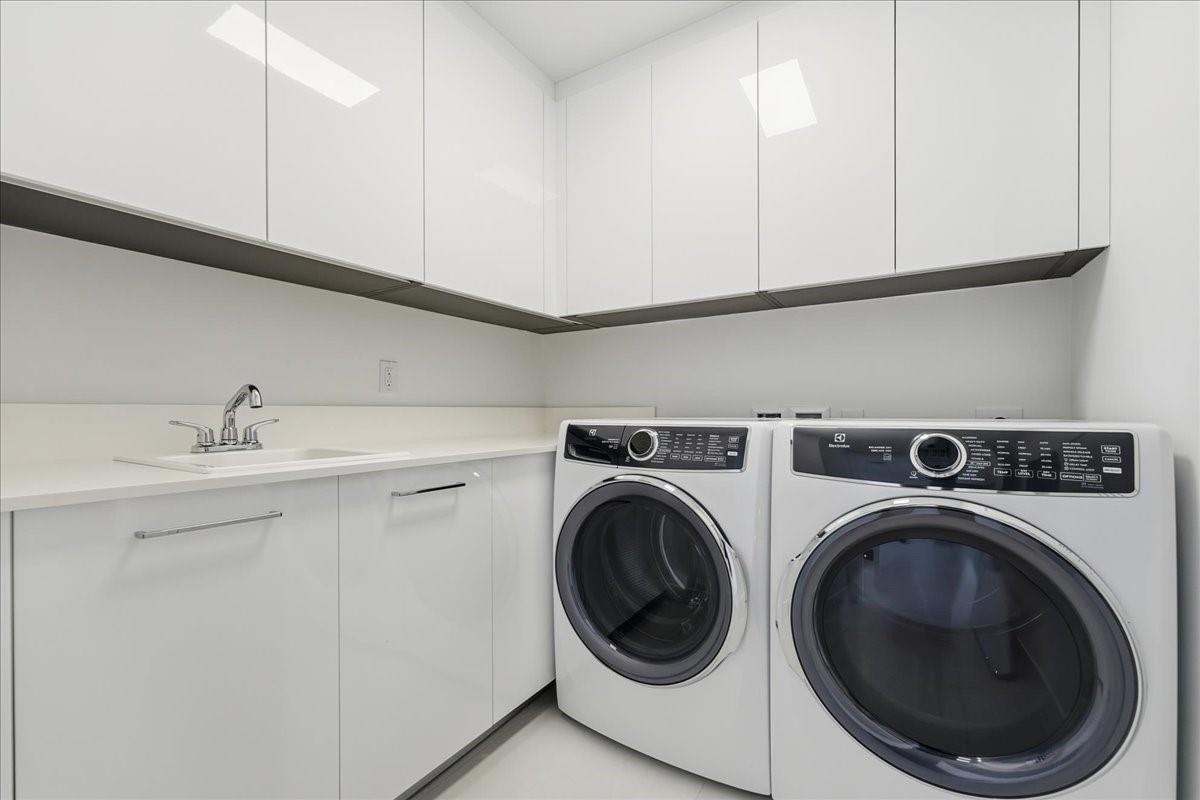 153 N Seabreeze Boulevard, #1101 S, Fort Lauderdale, FL 33304 Laundry