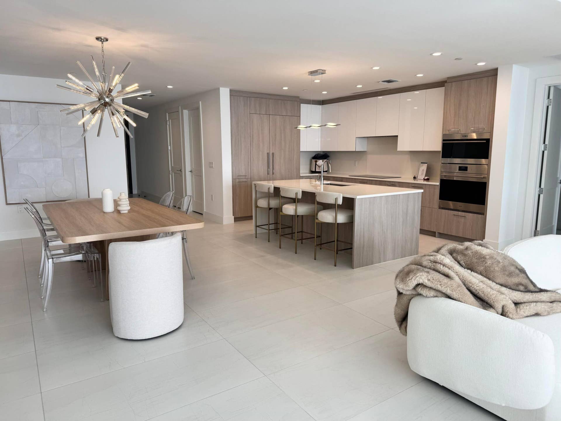 153 N Seabreeze Boulevard, #1101 S, Fort Lauderdale, FL 33304 Great room