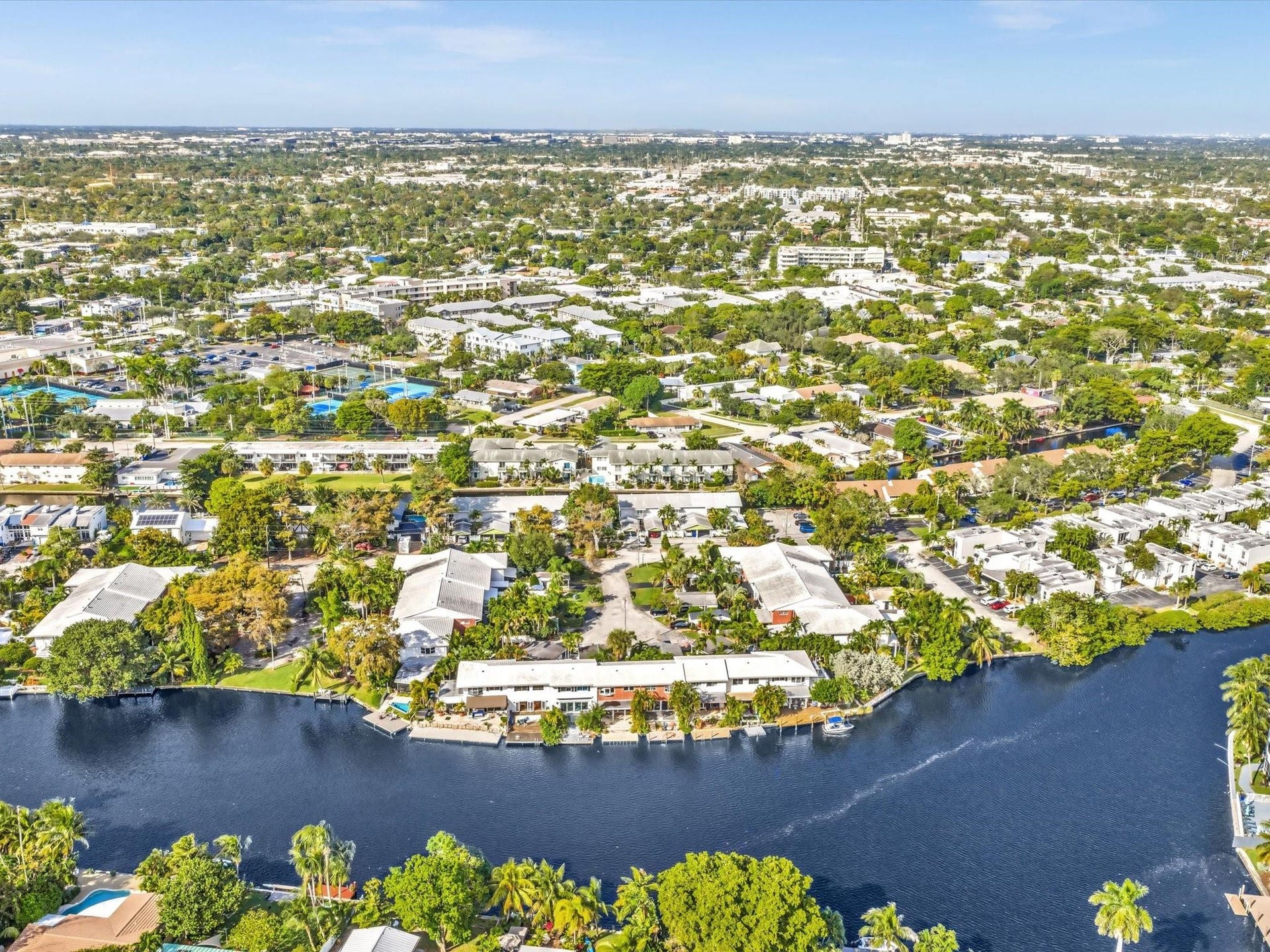 5 Middlesex Drive, #5, Wilton Manors, FL 33305 Townhomes Looking North