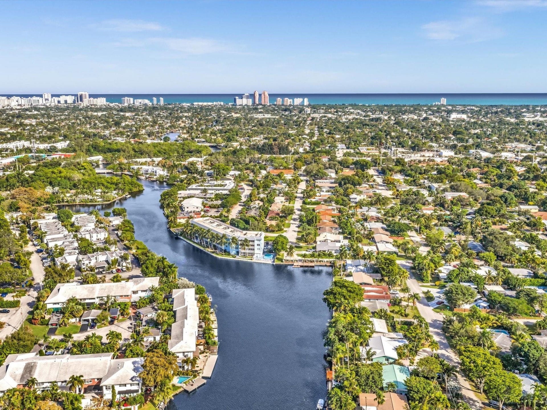 5 Middlesex Drive, #5, Wilton Manors, FL 33305 Townhomes Looking East