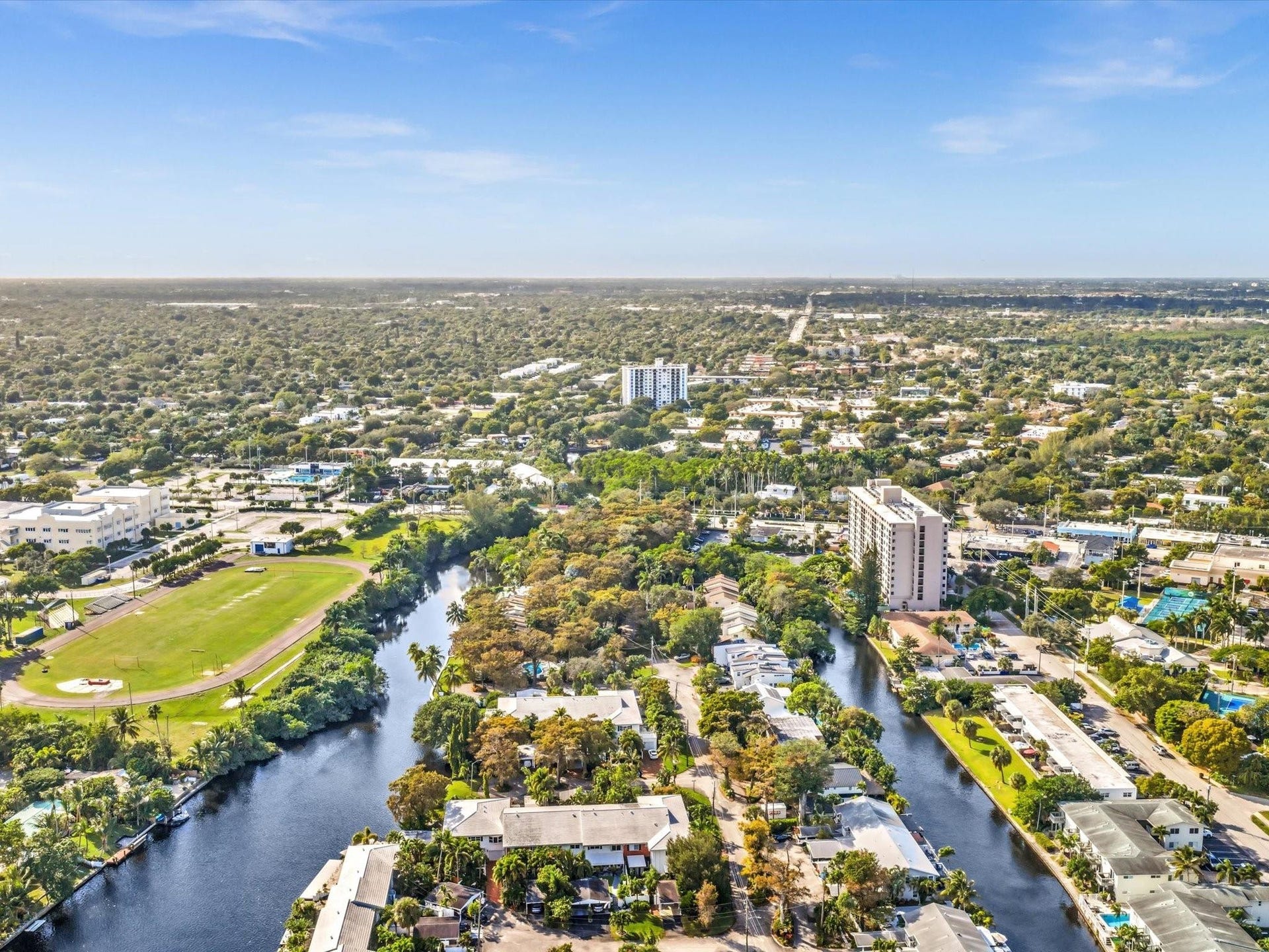 5 Middlesex Drive, #5, Wilton Manors, FL 33305 Townhomes Looking West