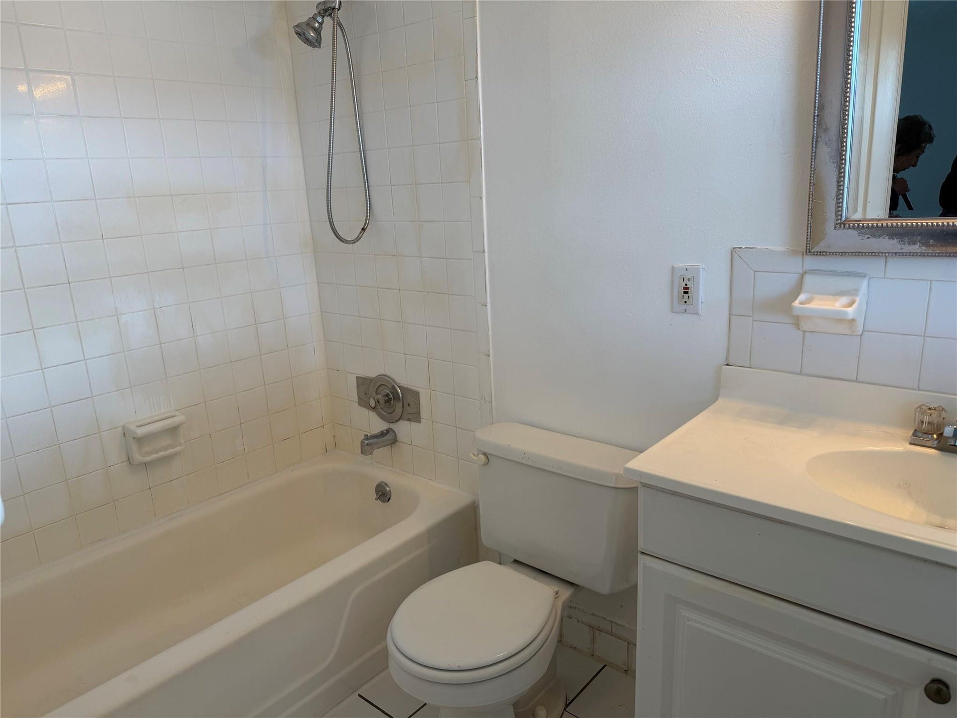 900 NE 26 Street, #15, Wilton Manors, FL 33305 900 NE 26 Street, #15, Wilton Manors, FL 33305