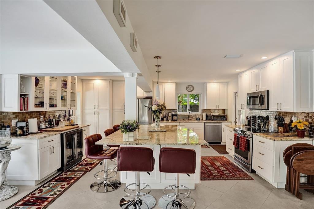 2949 NE 1st Avenue, Wilton Manors, FL 33334 2949 NE 1st Avenue, Wilton Manors, FL 33334