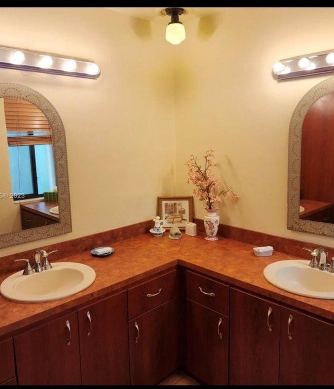 2925 Azalea Drive, Hollywood, FL 33026