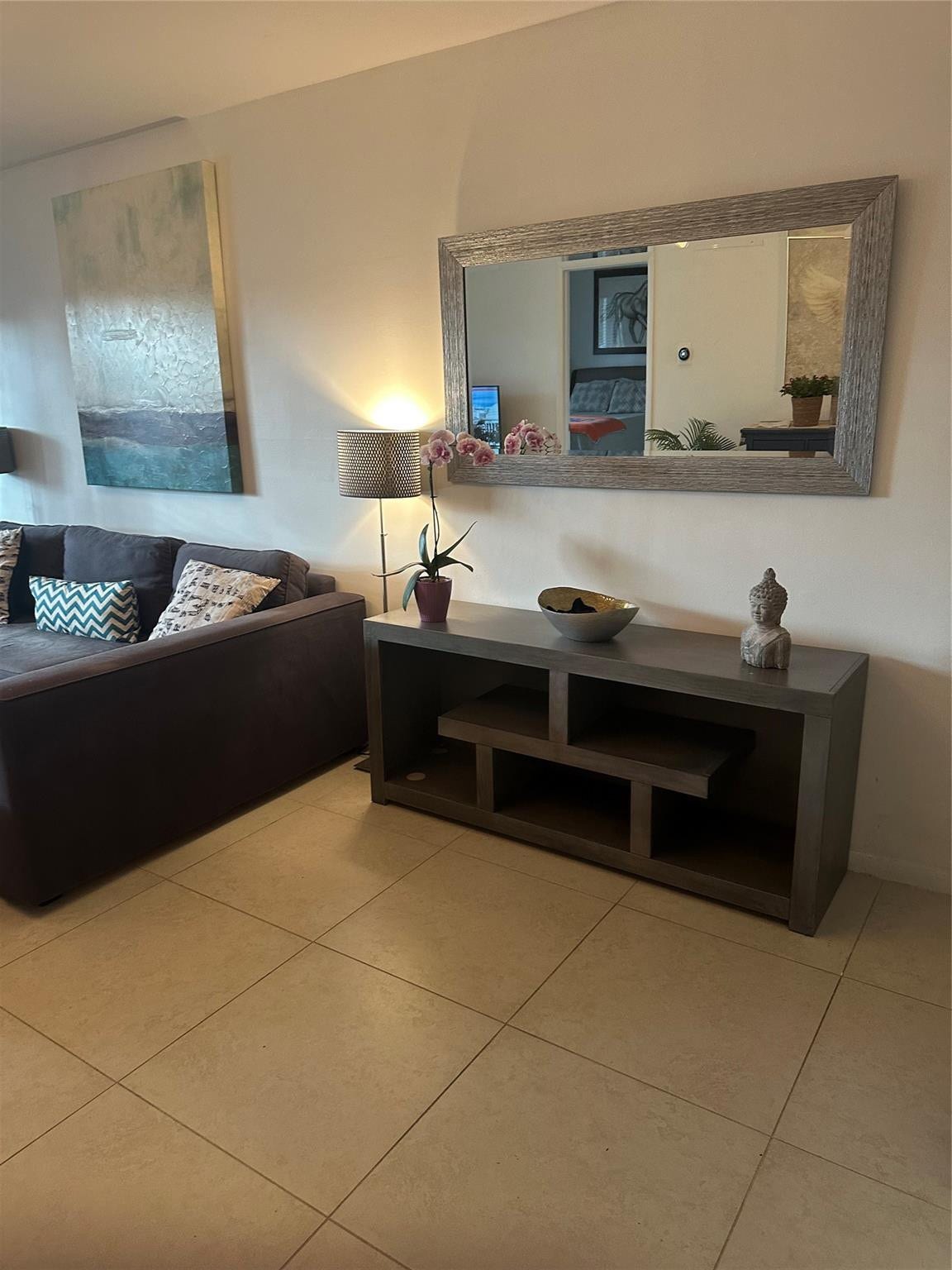 119 NE 19th Court, #215 G, Wilton Manors, FL 33305 LIVING ROOM