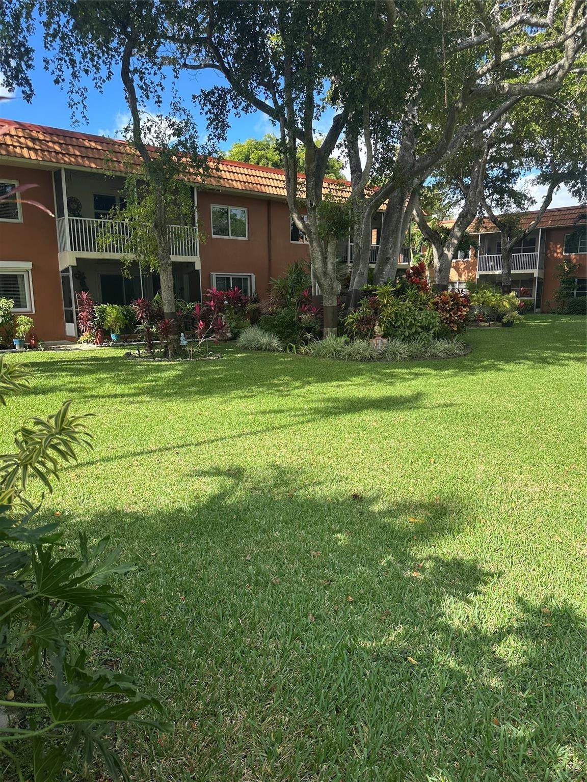 119 NE 19th Court, #215 G, Wilton Manors, FL 33305 COURTYARD