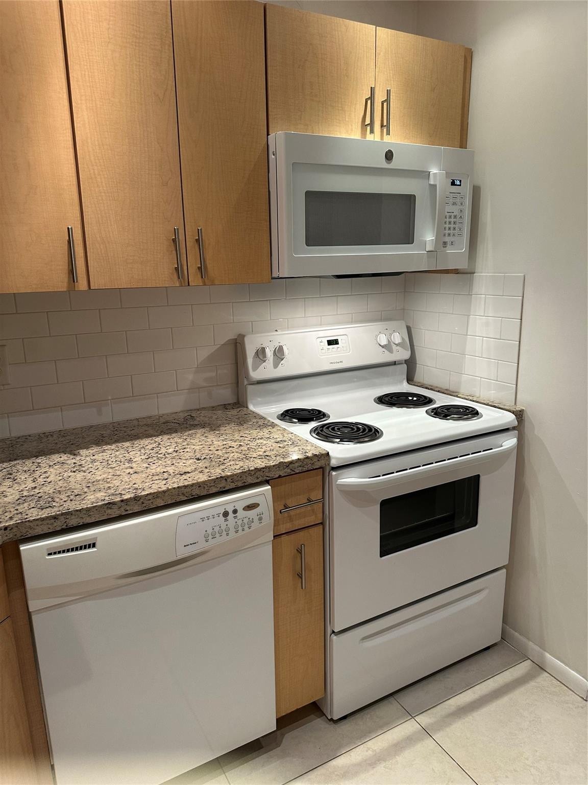119 NE 19th Court, #215 G, Wilton Manors, FL 33305 KITCHEN