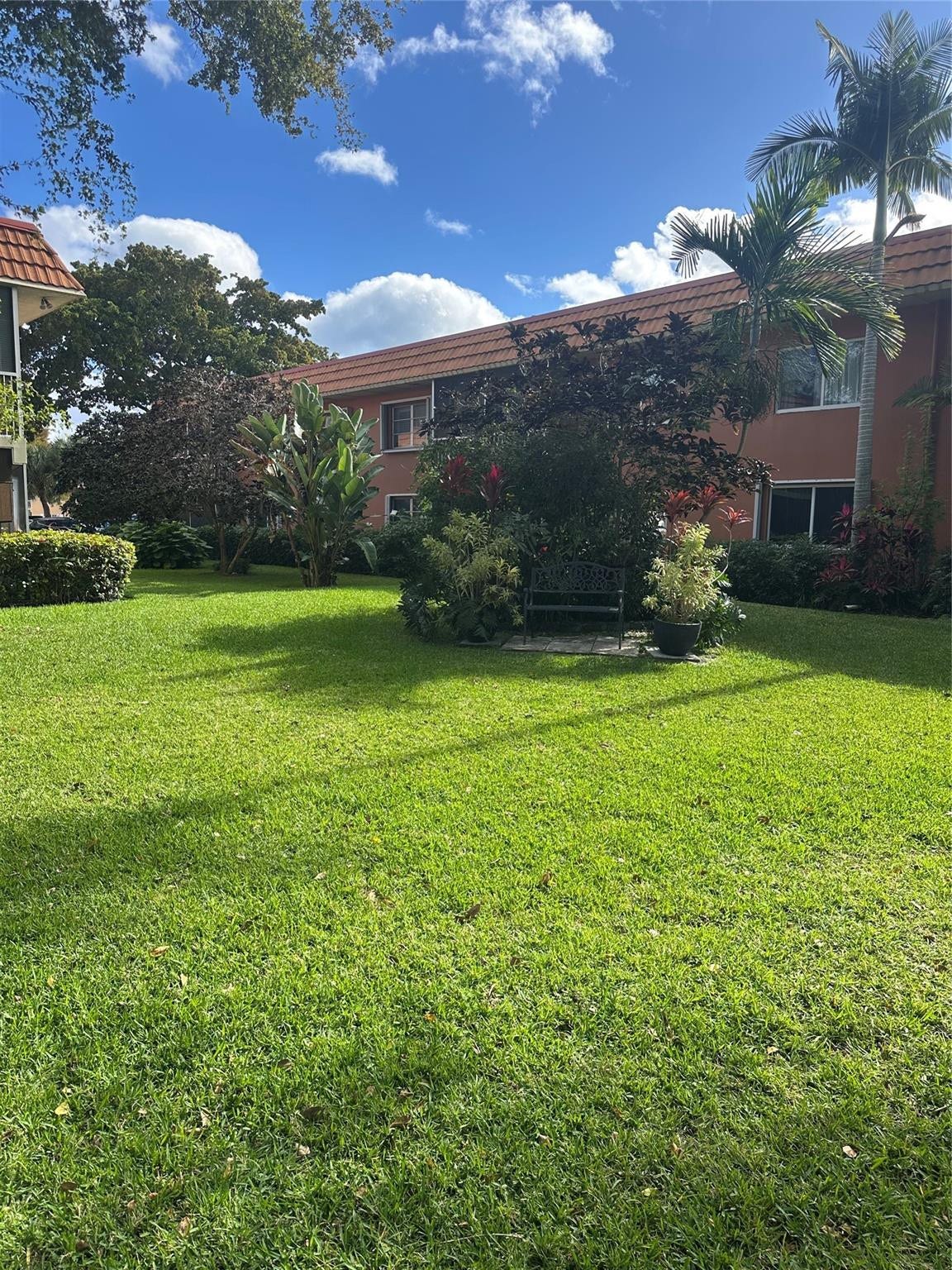 119 NE 19th Court, #215 G, Wilton Manors, FL 33305 COURTRYARD